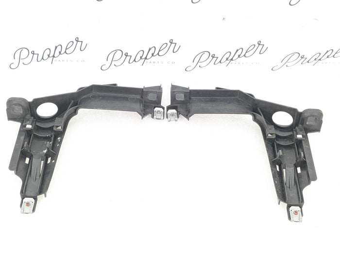 E46 M3 330ci 328ci 325ci 323ci 320i Headlight Bracket Set Left Right 1301073017/1301073018