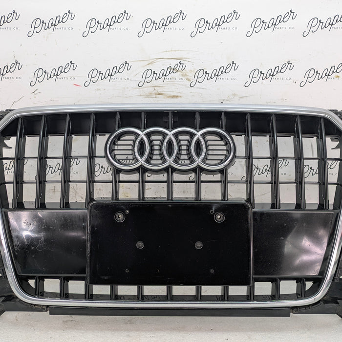 2015 Audi 8U Q3 Front Center Bumper Grille 8U0853653 *DAMAGED*