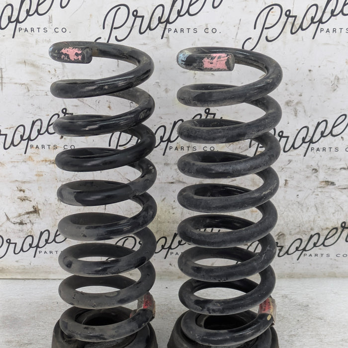 2018 Chevrolet 6th Gen Camaro 2SS Rear Left & Right Coil Spring Set Pair 84010830/23421478