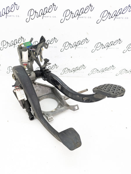 BMW E39 M5 540i 530i 528i Manual Transmission Clutch Brake Pedal Box 35311161586