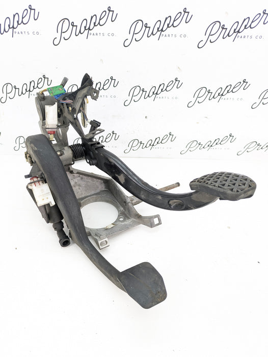 BMW E39 M5 540i 530i 528i Manual Transmission Clutch Brake Pedal Box 35311161586