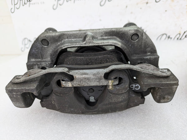 2004 BMW E85 Z4 3.0 Front Left & Right Caliper Set Pair