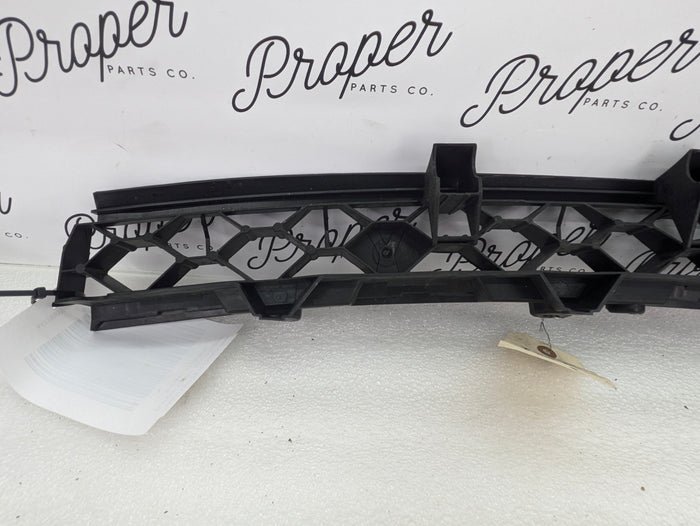 2021 Volvo V60 T6 R-Design Rear Bumper Center Support Mount Bracket 31455676