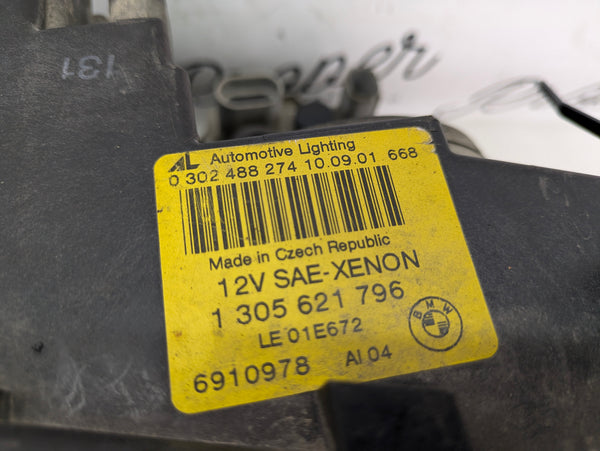 BMW E46 330i 325i Sedan Wagon LCI Front Right Bi-Xenon Headlight 6910978 *For Parts*