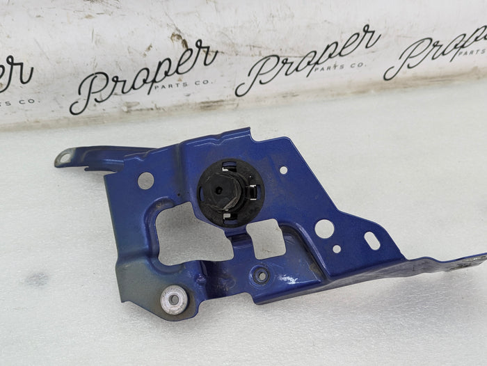 BMW G20 330ix M340ix 330ex Front Right/Passenger Side Fender Support Bracket Mount Portimao Blue Metallic (C31) 7419402