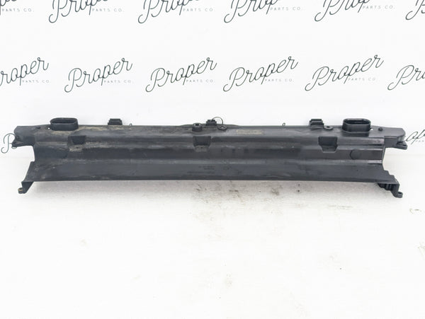 BMW E60 E61 M5 E63 E64 M6 Radiator Support Bracket Cover Trim 7519205 / 2282501