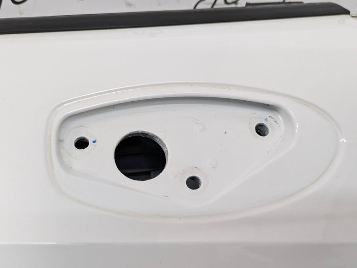 Chevrolet C7 Corvette Stingray Right/Passenger Side Door Arctic White (G8G) 23462076 *DAMAGED*