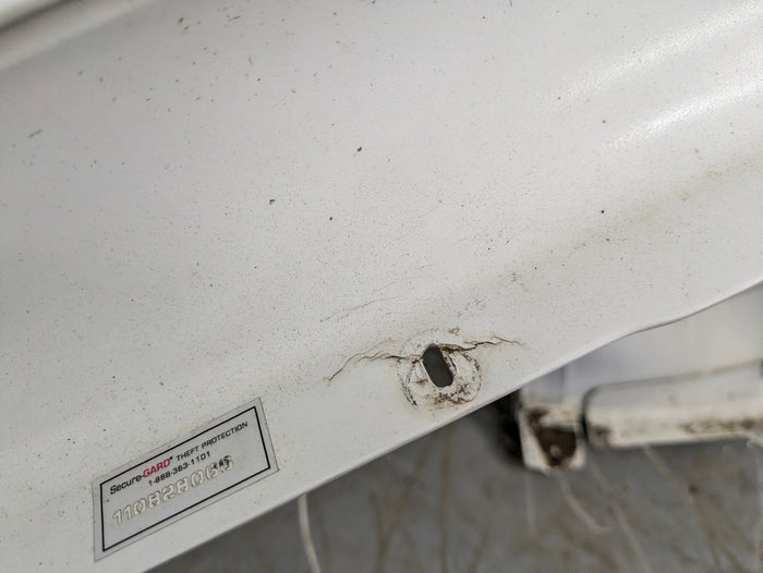 Chevrolet C7 Corvette Stingray Front Right/Passenger Side Fender Arctic White (G8G) *DAMAGED*