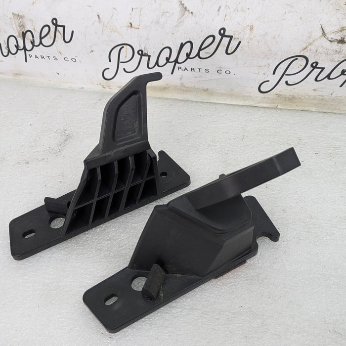 Chevrolet C7 Corvette Stingray Z51 Targa Top Roof Trunk Storage Hook Bracket Set Pair Left/Right 22770054/22770055