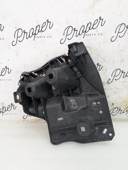 BMW G22 G23 430ix M440ix G82 G83 M4 Rear Right/Passenger Side Inner Bumper Bracket Support Mount 7497112