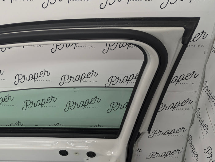 2018 Audi 8U Q3 Front Right Passenger Door Panel Cortina White 8U0831052C *Damaged*