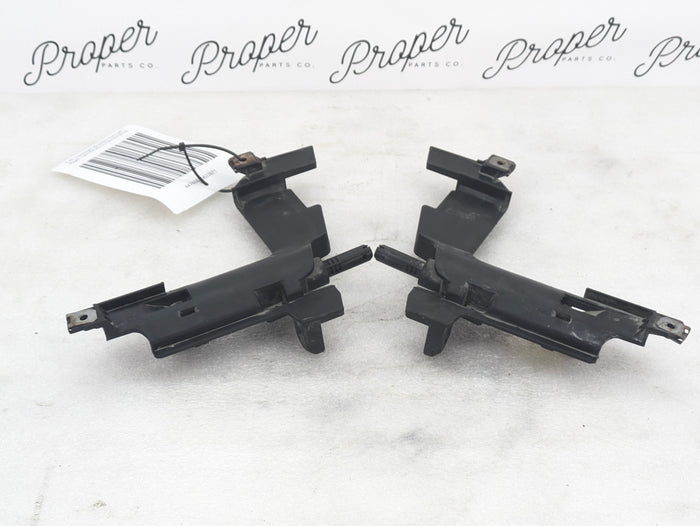 E46 M3 330ci 328ci 325ci 323ci 320i Headlight Bracket & Washer Sprayers Set Left Right 1301073017/1301073018