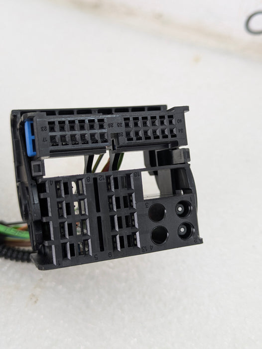 BMW E92 E93 E90 E91 3 Series Headunit/Radio/CD Player Connector Plug Pigtail 9192478