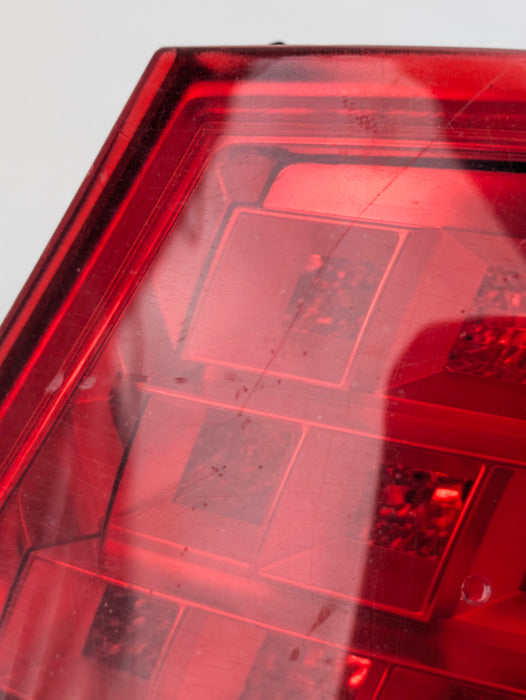 BMW E90 335xi 328xi 325xi 323i LCI Right/Passenger Side Rear Outer Tail Light 7289430 *NOTE*
