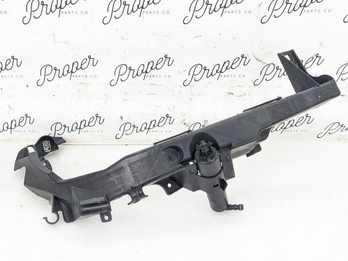 BMW E90 E91 335xi 335d 328xi 323i LCI Right/Passenger Side Headlight Bracket Mount 7138402