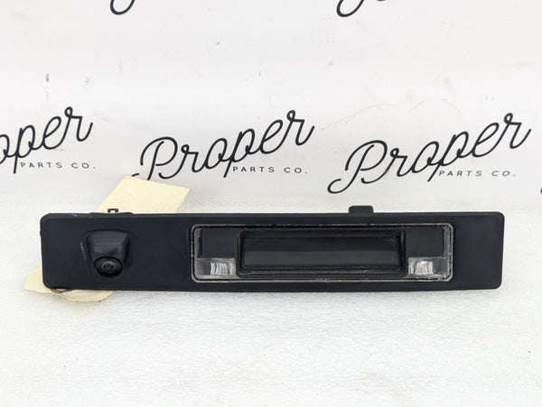 2021 Volvo V60 T6 R-Design Rear Reverse Camera & Hatch Release Handle 32149879 *DAMAGED*