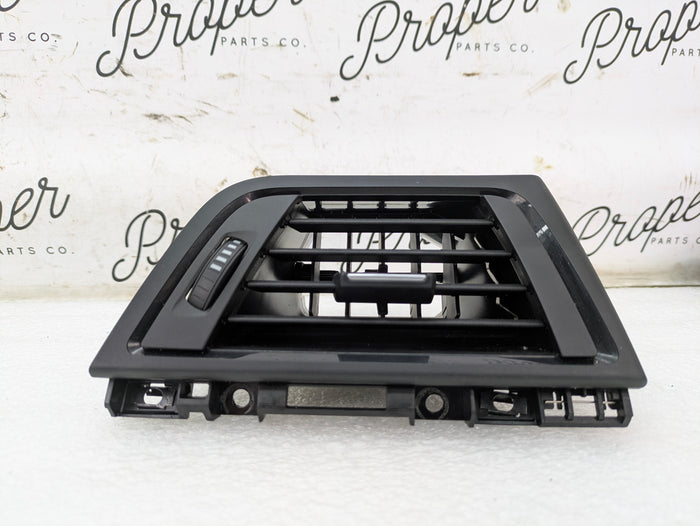 BMW F32 F30 F31 F33 F34 F36 435xi 428xi 440xi 430xi Right/Passenger Side Dashboard HVAC Air Vent 9218550