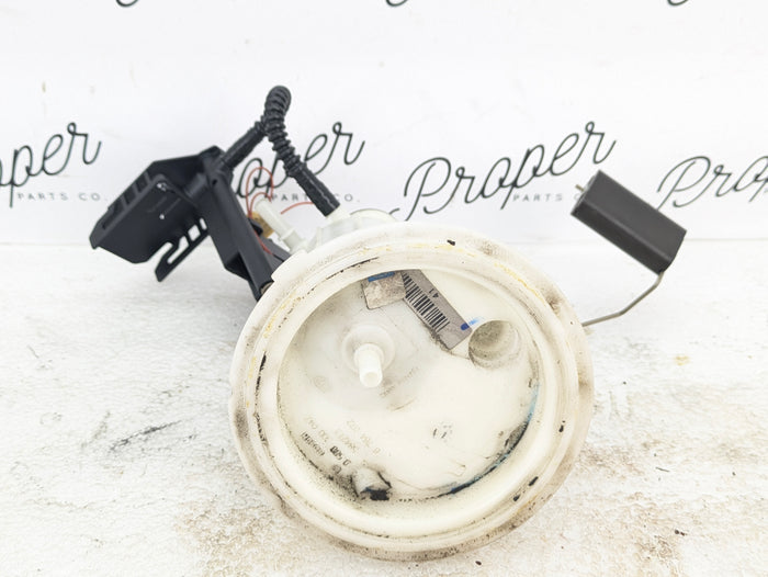 BMW E60 E61 M5/E63 E64 M6 Fuel Filter W/Pressure Regulator/Level Sensor Left 6764072/16117373525