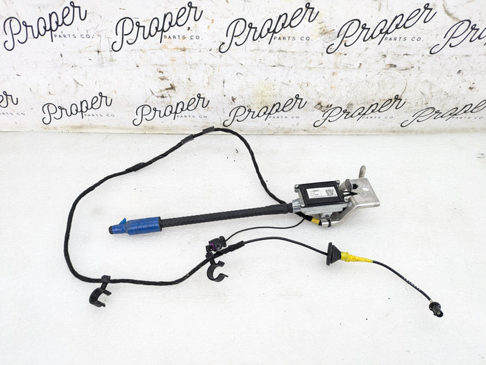 Chevrolet C7 Corvette Stingray Z51 Left/Driver Side Radio Antenna Module Amplifier 23169961