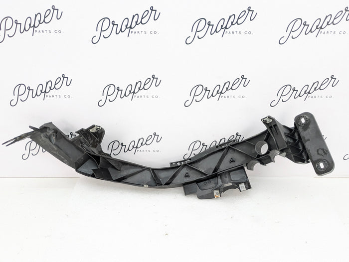 BMW E82 E88 135i 128i Left Side/Driver Headlight Bracket 7148761