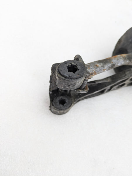 BMW E82 E88 E90 E91 E92 E93 335xi Manual Transmission Shifter Arm Lever Selector Rod Carrier 25117590609