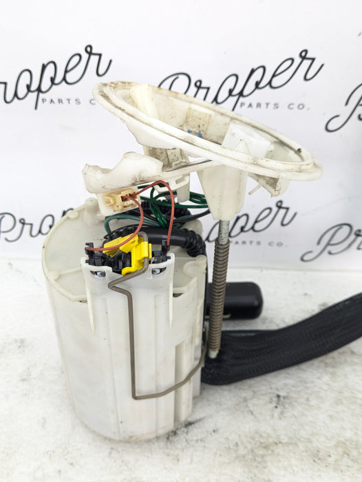 BMW E60 E61 M5/E63 E64 M6 Fuel Pump W/Level Sensor Right 6764141/16117373524 *DAMAGED*