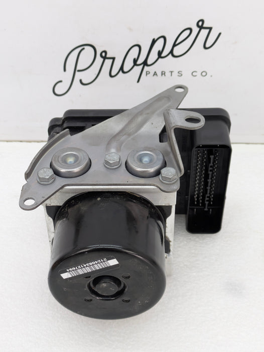 BMW E88 E82 135i ABS Anti-Lock Brake Pump Module Assembly 6790147/6790146