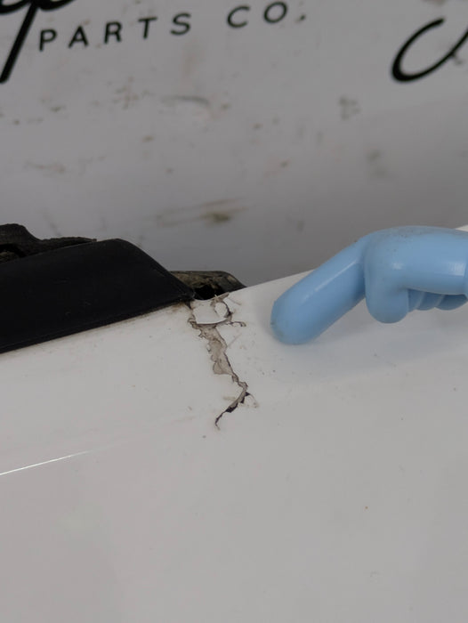Chevrolet C7 Corvette Stingray Right/Passenger Side Door Arctic White (G8G) 23462076 *DAMAGED*