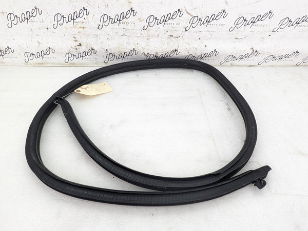 Porsche 996.2 911 Carrera 4 Cabriolet Convertible Right/Passenger Side Door Rubber Seal Gasket Weatherstrip 99653707600