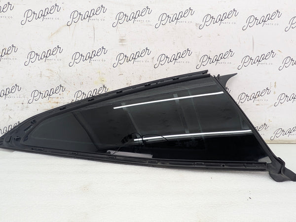 BMW G22 E82 430ix M440ix M4 Right/Passenger Side Rear Quarter Window Glass 7482714/7482712 *DAMAGED*