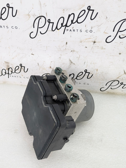 2018 Chevrolet 6th Gen Camaro 2SS ABS Anti-Lock Brake Hydraulic Pump Control Module 84244636