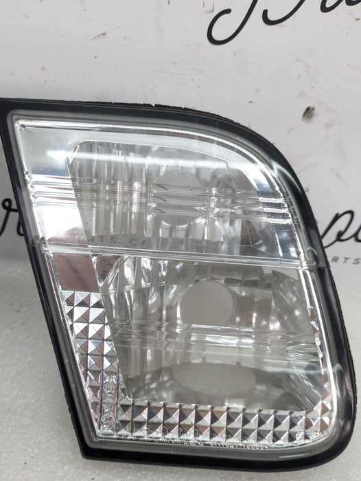 BMW E46 330i 328i 325i 323i Sedan Rear Inner Trunk Tail Light Set Clear JDM Style Sk1620-103994/Sk1621-103994