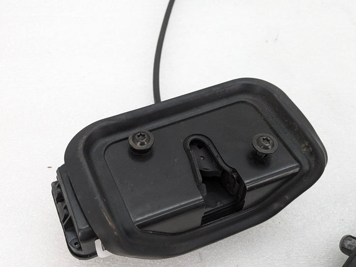 Chevrolet C7 Corvette Stingray Z51 Right/Passenger Side Door Electronic & Manual Release Latch 23190351