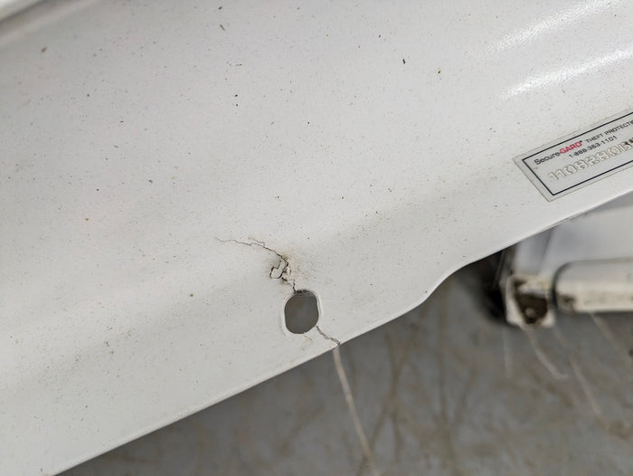 Chevrolet C7 Corvette Stingray Front Right/Passenger Side Fender Arctic White (G8G) *DAMAGED*