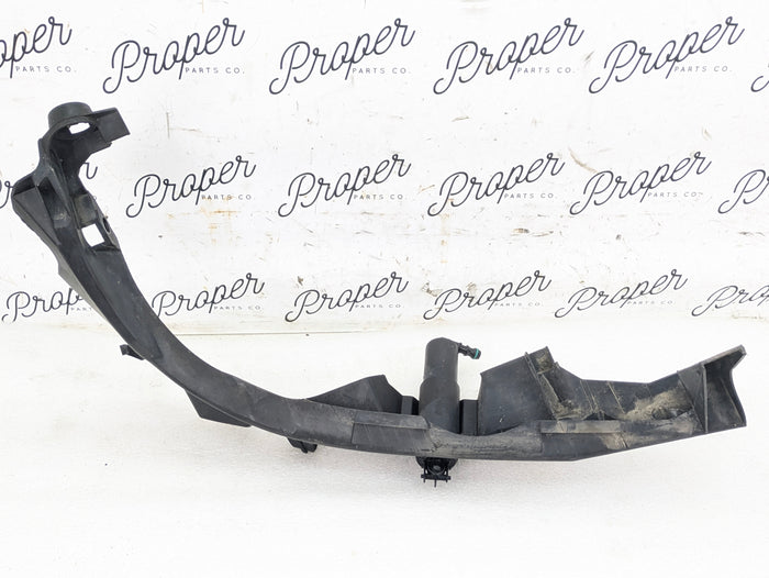 BMW E90 E91 335xi 335d 328xi 323i LCI Right/Passenger Side Headlight Bracket Mount 7138402