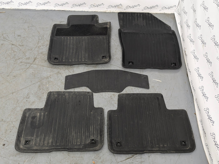 2021 Volvo V60 T6 R-Design Winter/Rubber Black Floor Mat Set 31322963