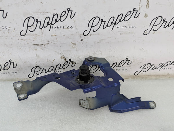 BMW G20 330ix M340ix 330ex Front Right/Passenger Side Fender Support Bracket Mount Portimao Blue Metallic (C31) 7419402