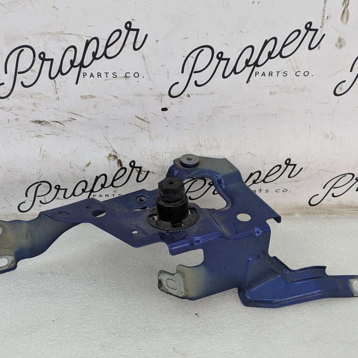 BMW G20 330ix M340ix 330ex Front Right/Passenger Side Fender Support Bracket Mount Portimao Blue Metallic (C31) 7419402