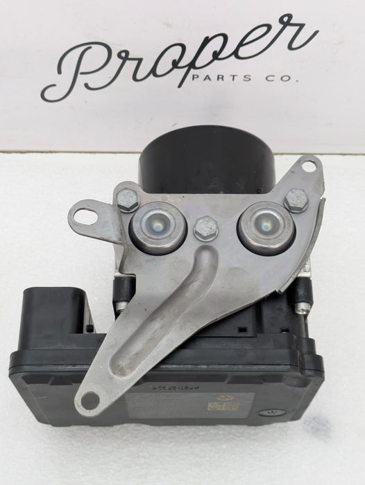 BMW E88 E82 135i ABS Anti-Lock Brake Pump Module Assembly 6790147/6790146
