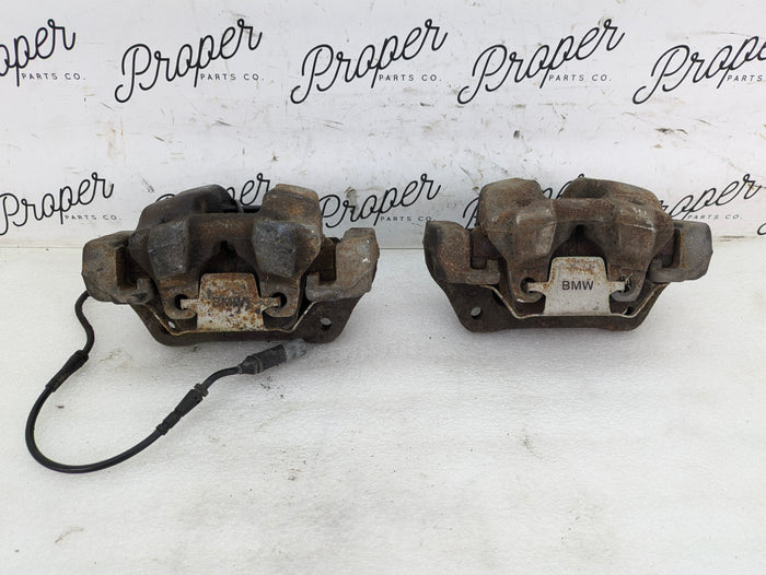 BMW F22 F23 228xi 230xi 228i 230i Front Left/Right Brake Caliper Set 34116857687/34116857688