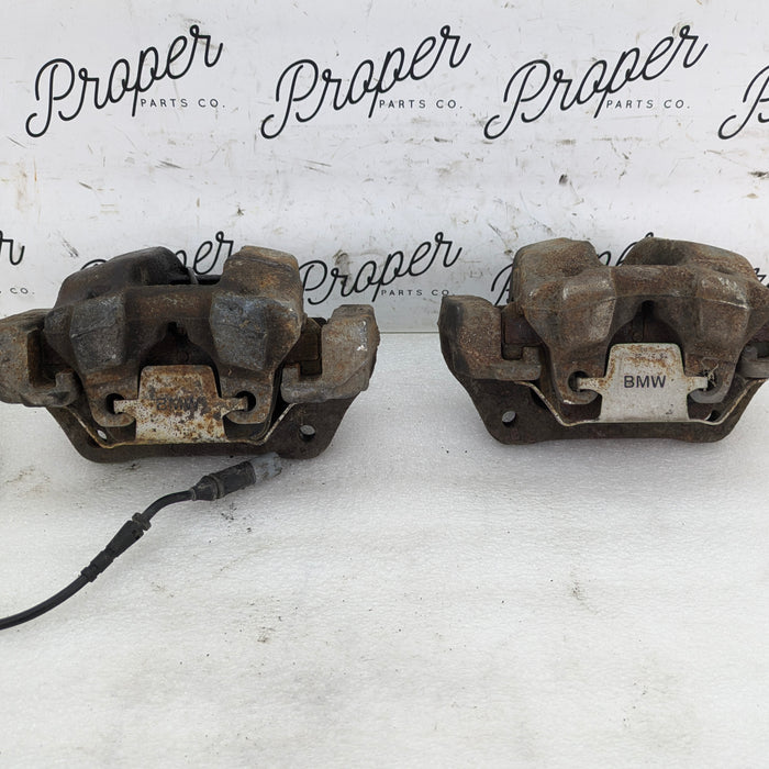 BMW F22 F23 228xi 230xi 228i 230i Front Left/Right Brake Caliper Set 34116857687/34116857688