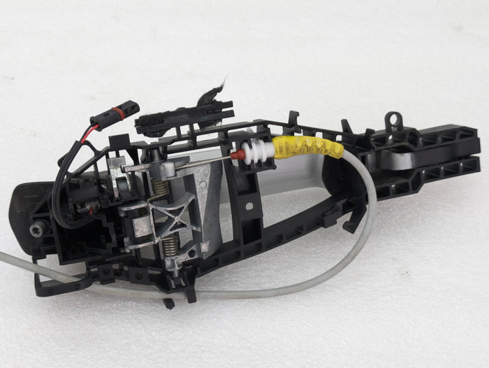 BMW F22 F23 228xi M235xi 230xi M240xi Left/Driver Side Door Handle & Carrier Bracket Mineral White (A96)