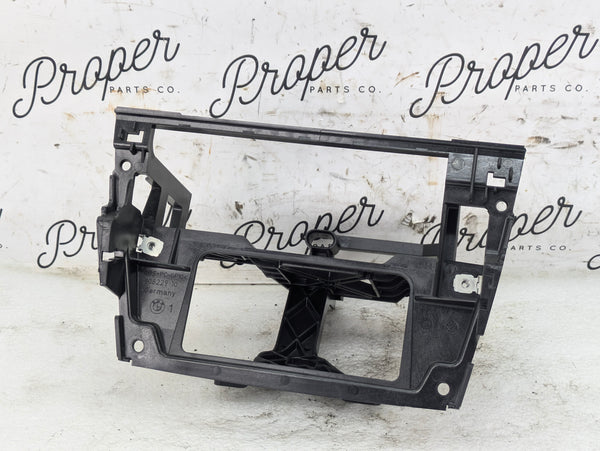 BMW E90 E92 E93 E91 3 Series Radio/iDrive Navigation Headunit Carrier Bracket Mount 7075394