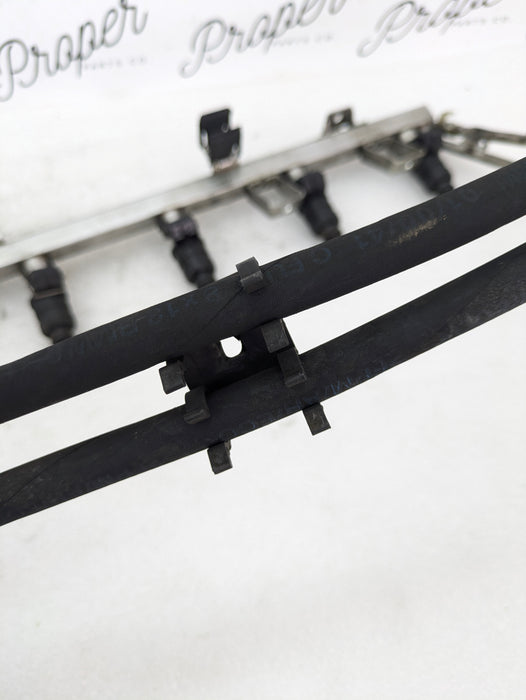 BMW E46 328ci 323ci M52 Fuel Rail Injector Tube & Fuel Injectors 1433024/1427240