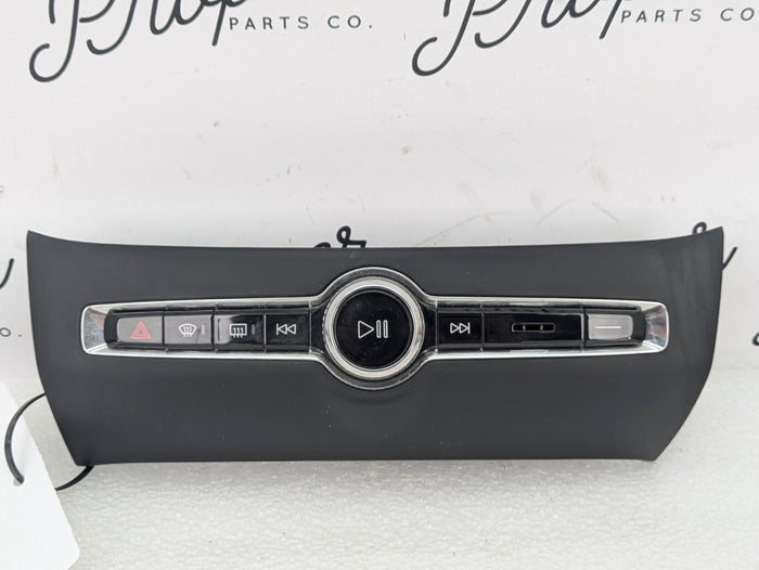 2021 Volvo V60 T6 R-Design Radio Control Panel W/Hazard Lights & Defroster Button 31398845