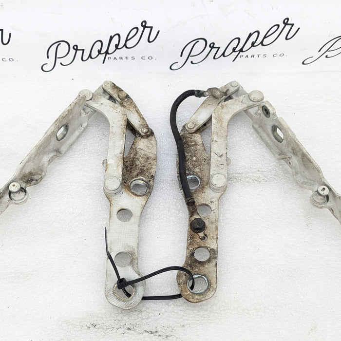 BMW E46 M3 330i 328i 325i 323i Front Hood Hinge Set Left Right Alpine White 41617028577 / 41617028578