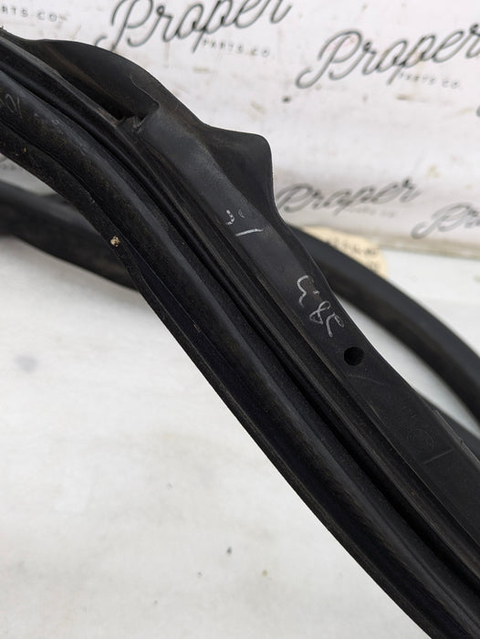 BMW F32 F82 430xi 440xi 428xi 435xi M4 Left/Driver Side Rubber Door Seal Gasket Weatherstrip 7279741