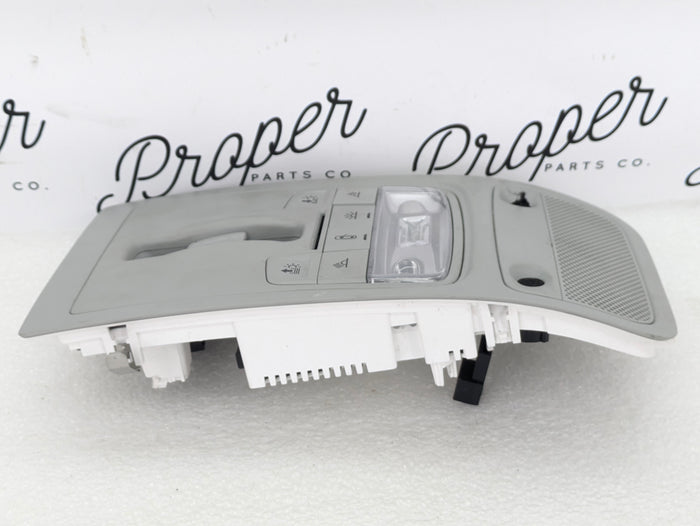 2018 Audi 8U Q3 Front Dome Overhead Interior Light Grey 8X0947135AK/8X0959613 *Damaged*