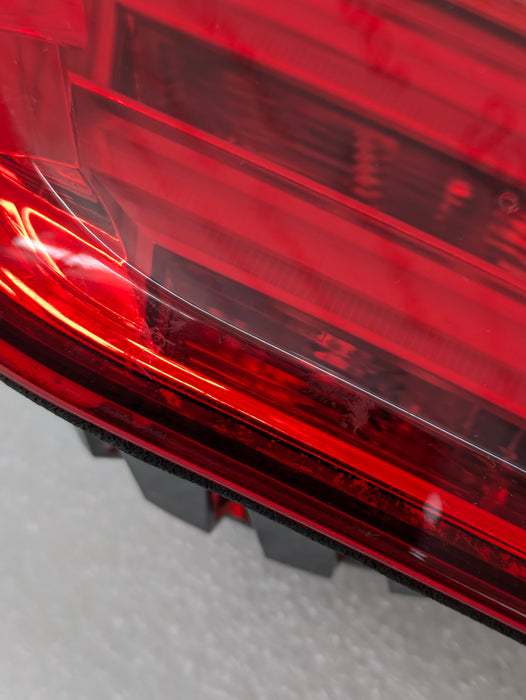 BMW F36 F33 F32 435xi 428i 440i 428i Pre-LCI Right/Passenger Side Inner Tail Light 7296102