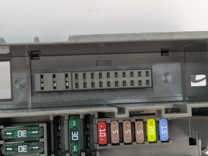 BMW E82 E88 135i 128i Front Glove Box Power Distribution Fuse Box 9119444